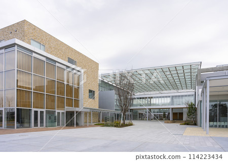 金澤藝術專門學校 114223434