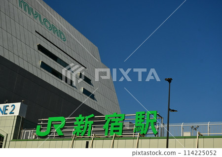 Shinjuku Station 114225052