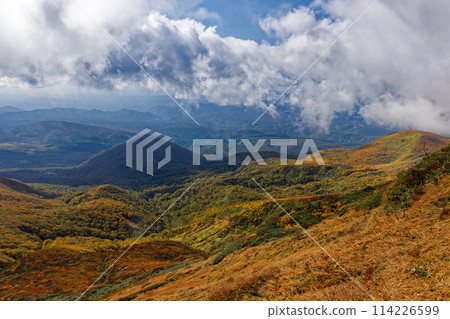 秋天從栗駒山看到的紅葉 秋天從栗駒山看到的紅葉 114226599