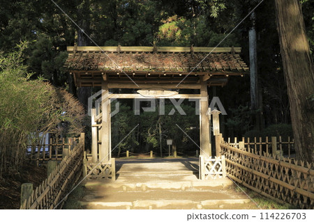 柴崎門位於日本三大名園之一的偕樂園陰陽世界的交界處。 柴崎門位於日本三大名園之一的偕樂園陰陽世界的交界處。 114226703