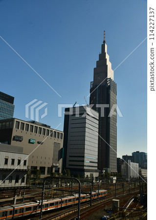 Shinjuku South Exit Tracks Shinjuku South Exit Tracks 114227137