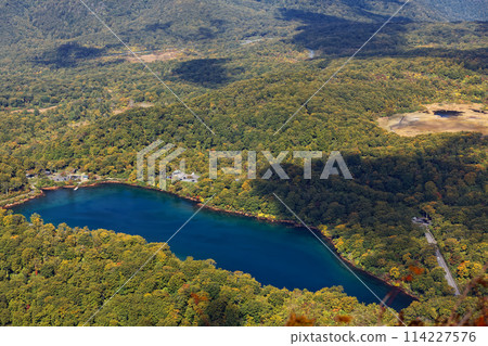 從栗子山/天滿嶺看到的須川湖 114227576