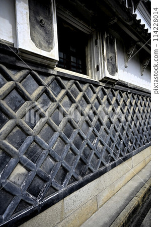 Storehouse (sea cucumber wall) at the Hattori Family Residence in Arimatsu, Nagoya Storehouse (sea cucumber wall) at the Hattori Family Residence in Arimatsu, Nagoya 114228014