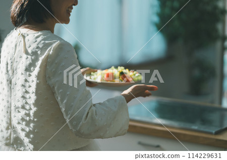 salad, salads, female 114229631