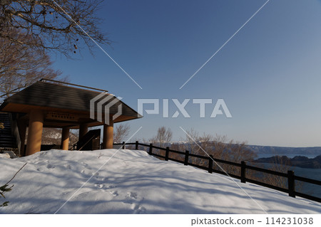 The road to Shimeitei Observatory in winter (Akita Prefecture) The road to Shimeitei Observatory in winter (Akita Prefecture) 114231038