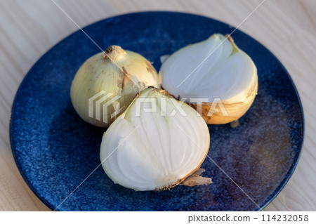 New onions in season (April) New onions in season (April) 114232058