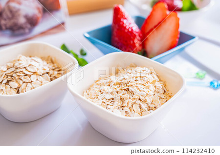 Oatmeal Quick Oats 114232410