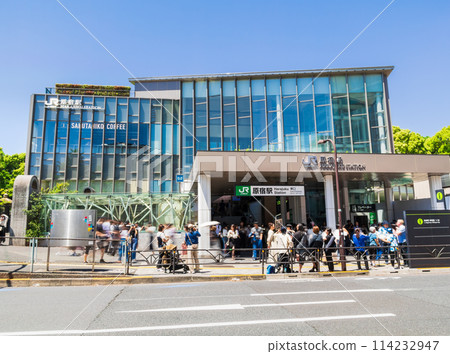 Harajuku Station during Golden Week 114232947