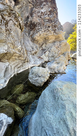 Beautiful scenery with unique rocks, mountains and plant formations 114233303