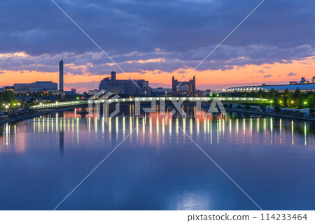 A view of dawn from Shiokaze Bridge, a bridge spanning Shiomi-cho and Minamihama-cho in Ashiya City, Hyogo Prefecture A view of dawn from Shiokaze Bridge, a bridge spanning Shiomi-cho and Minamihama-cho in Ashiya City, Hyogo Prefecture 114233464