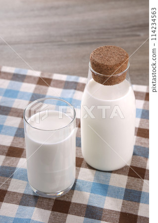 牛奶 牛奶 114234563