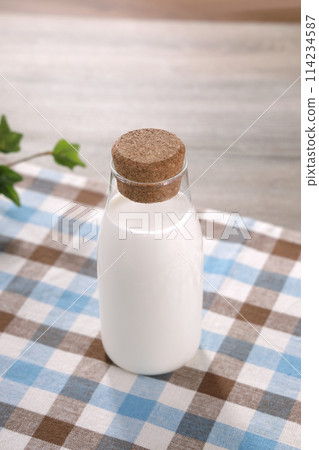 milk milk 114234587
