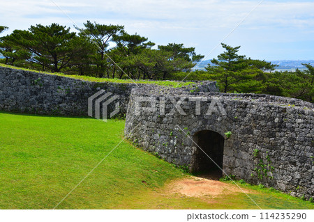  Zakimi Castle 114235290