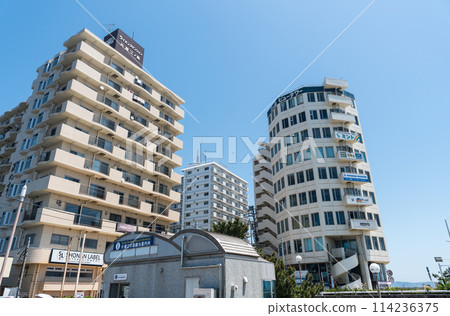神奈川縣藤澤市片瀨大橋東側片瀨江之島站附近春日晴空 神奈川縣藤澤市片瀨大橋東側片瀨江之島站附近春日晴空 114236375