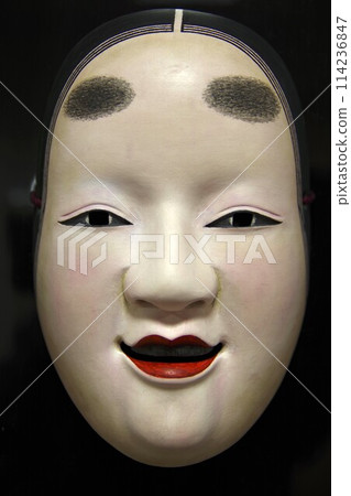 科曼比小兩歲有點微胖可愛的少婦感覺。 科曼比小兩歲有點微胖可愛的少婦感覺。 114236847