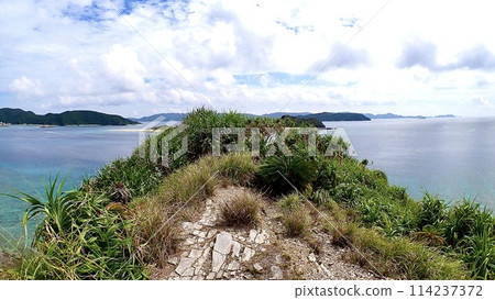 從沖繩縣嘉熙島看到的慶良間群島和海景 114237372