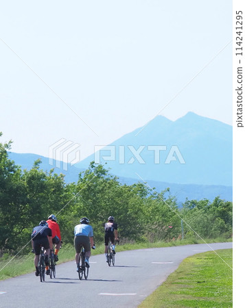 Cyclists cycling on the Tsukuba Kasumigaura Ring Ring Road 114241295