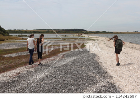 Menschen am Meer People at the sea Menschen am Meer People at the sea 114242697