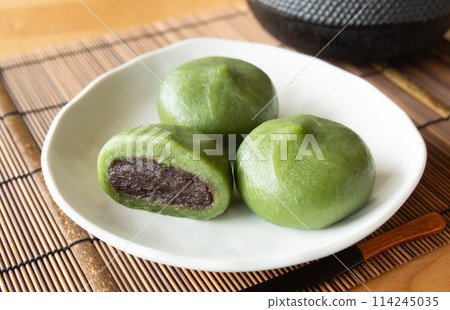 Snack on Kusamochi: Spring Mugwort Mochi, Japanese Sweets Snack on Kusamochi: Spring Mugwort Mochi, Japanese Sweets 114245035