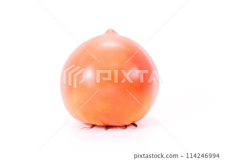 明亮背景中的一整個中等大小的番茄 114246994