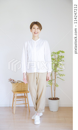 女春裝時尚協調全身（豎） 114247212