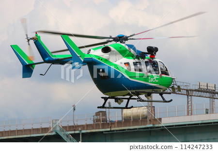 Hyogo Prefecture's disaster prevention helicopter, BK-117, hovering low (at the disaster prevention training venue) Hyogo Prefecture's disaster prevention helicopter, BK-117, hovering low (at the disaster prevention training venue) 114247233