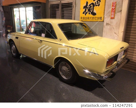 automobile, car, motorcar 114247291