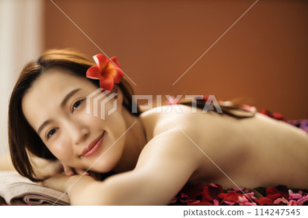 年輕女性的美容美容院形象 年輕女性的美容美容院形象 114247545