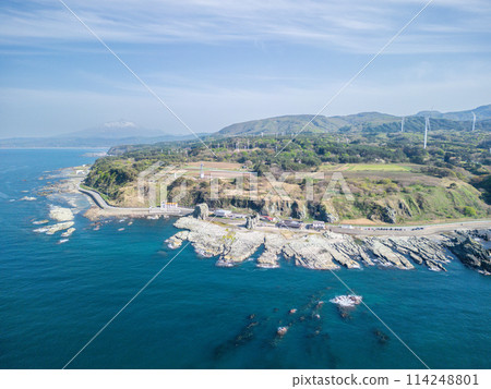 "Aomori Prefecture" Aerial photography of Senjojiki Coast using a drone 114248801