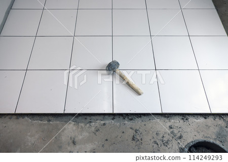 Tile floor construction and tool. Tile floor construction and tool. 114249293