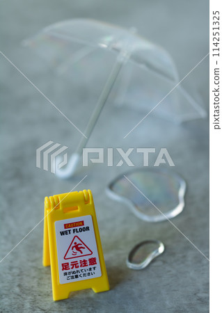 下雨天注意腳下 下雨天注意腳下 114251325