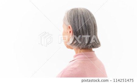 白髮女性的頭髮護理 114251475