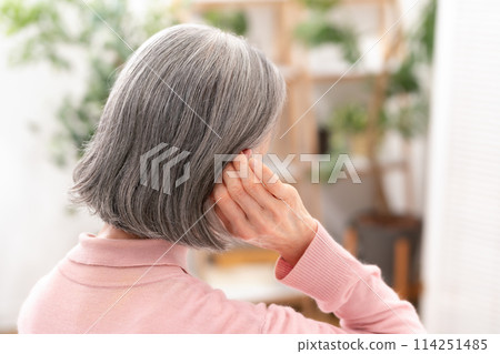 Gray hair women hair care Gray hair women hair care 114251485