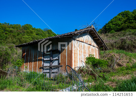 An old and very beautiful building in Misaki Town, Okayama Prefecture, Japan An old and very beautiful building in Misaki Town, Okayama Prefecture, Japan 114251653