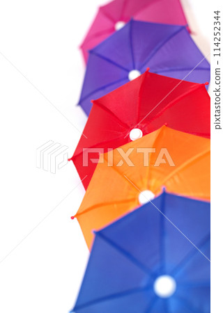 Visual cut of colorful umbrella (mini) 114252344