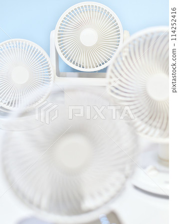 白色循環器和電風扇 白色循環器和電風扇 114252416