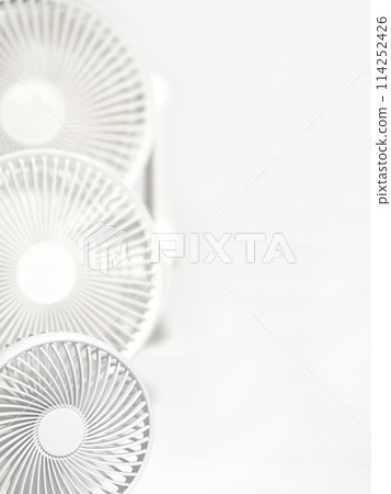 白色循環器和電風扇 白色循環器和電風扇 114252426