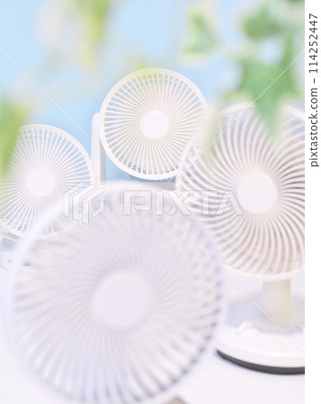 白色循環器和電風扇 白色循環器和電風扇 114252447