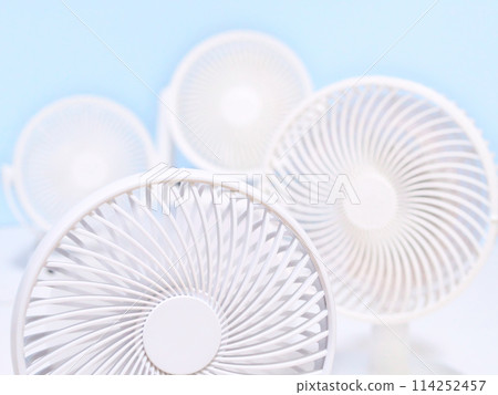 白色循環器和電風扇 白色循環器和電風扇 114252457