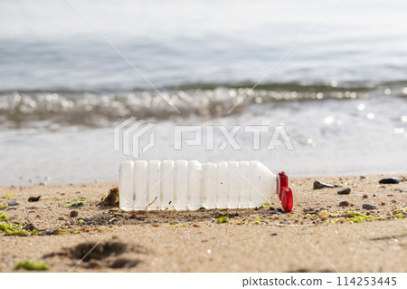 Marine trash 446 114253445