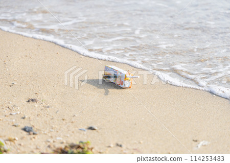 Marine trash 482 Marine trash 482 114253483
