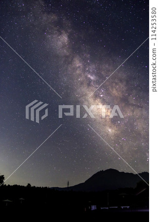 Heisei Shinzan and the Milky Way from Ariake Forest Flower Park 01 Heisei Shinzan and the Milky Way from Ariake Forest Flower Park 01 114253580