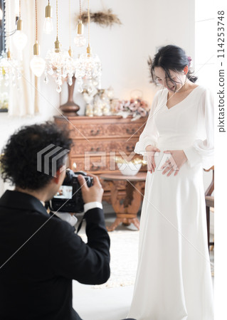 攝影師拍攝孕婦婚紗照、肖像 114253748