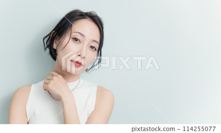 Beauty portrait of middle-aged women, skin care, cosmetics Beauty portrait of middle-aged women, skin care, cosmetics 114255077