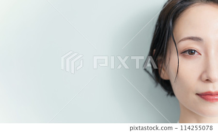 Beauty portrait of middle-aged women, skin care, cosmetics Beauty portrait of middle-aged women, skin care, cosmetics 114255078