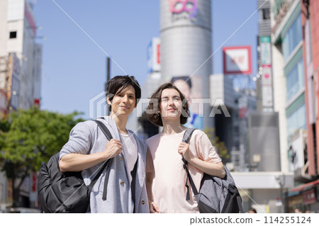 Inbound: Foreigners strolling around the streets of Tokyo 114255124
