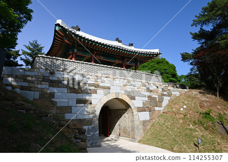 World Heritage Namhansanseong Fortress Hiking Course and North Gate [Korea] 114255307