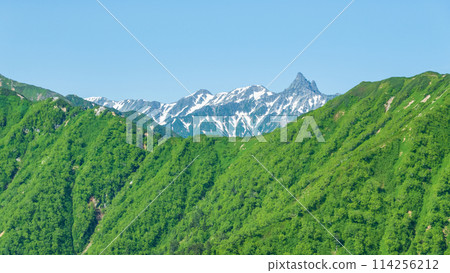 Climbing Mount Tsurugidake in summer (Mount Yari seen from Kassen Ridge) 114256212