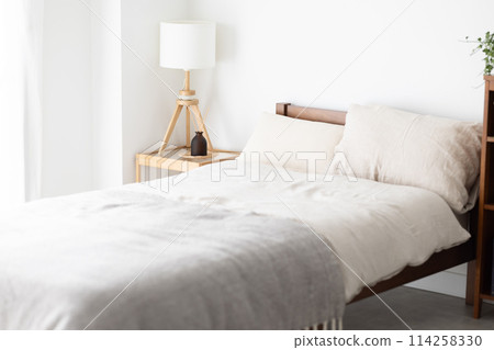 Bedroom Bed (no people) 114258330