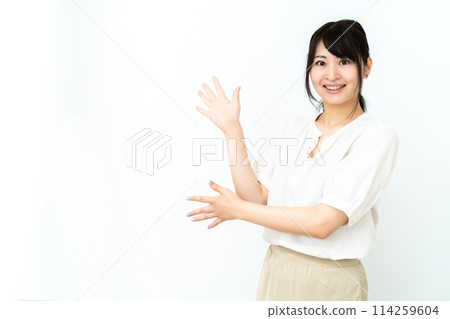 一位女士給予指導 114259604